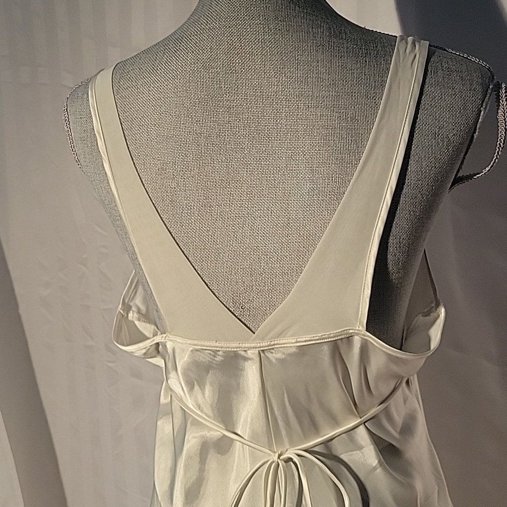 Linea Dontella Woman's White Chemise With Lace & Bottom Sheer Ruffle: Size: L - Picture 6 of 10